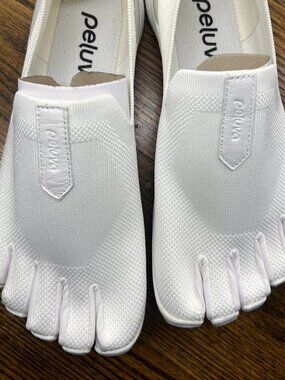 Peluva Miami Mens 10.5 White Barefoot Shoes